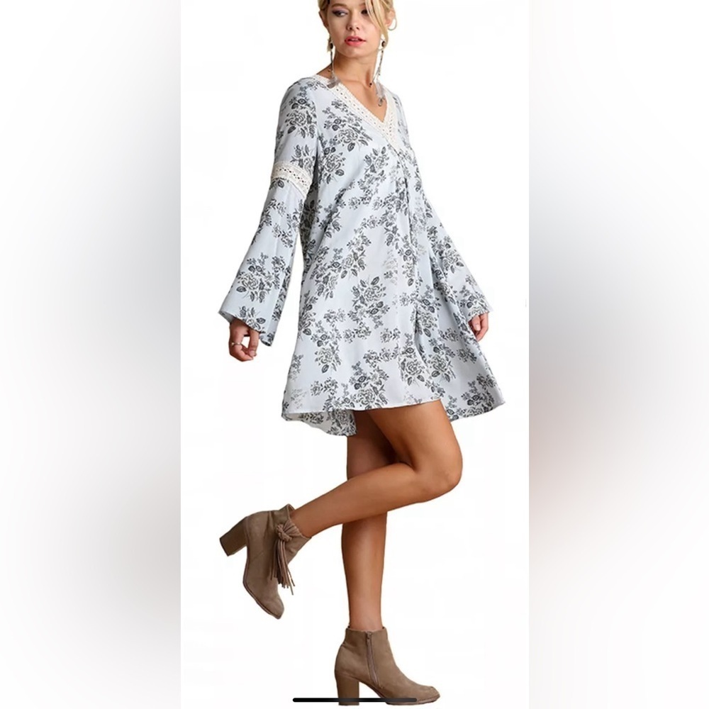 Umgee Embroidered Mini Swing Dress Blue Floral‎ Bohemian Gypsy Cottagecore sz S